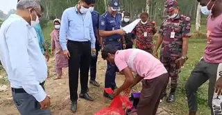 হিলি কাস্টমসে মেয়াদোত্তীর্ণ বিভিন্ন পণ্য ধ্বংস